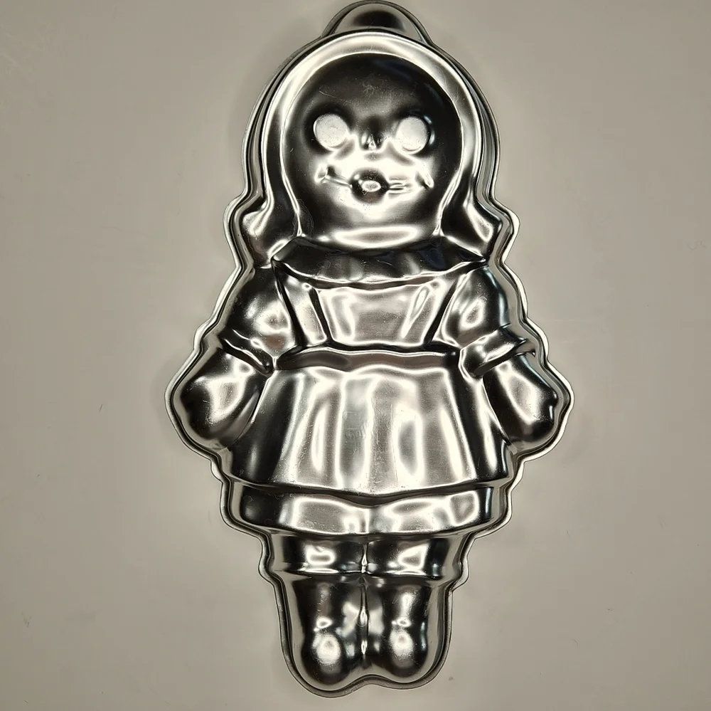 Wilton Vintage Storybook Cake Pan Rag Doll Mold Tin Shapely Cakes Party Birthday
